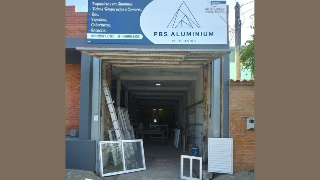 Foto da capa de Vidraçaria e Esquadrias - PBS Aluminium - Vidraçaria em Pelotas